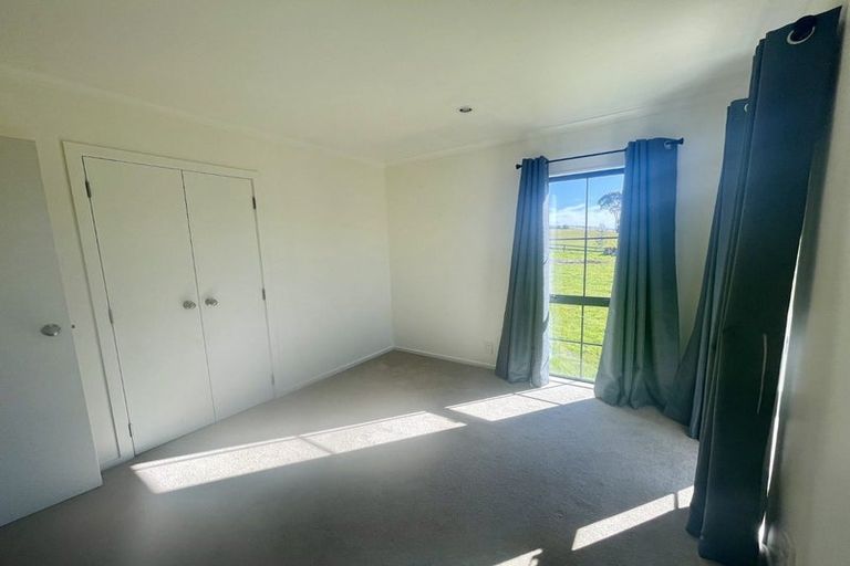 Photo of property in 47 Kebbell Terrace, Ohau, Levin, 5570