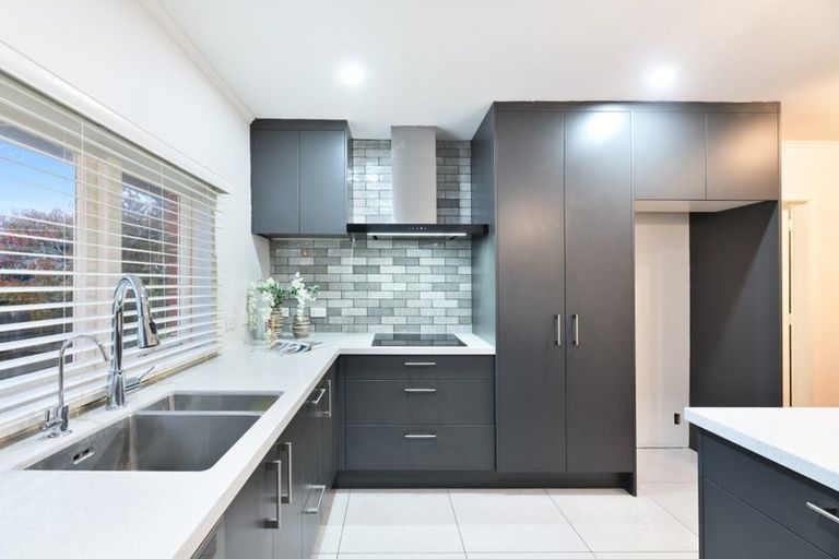 Photo of property in 2a Kereru Street, Henderson, Auckland, 0612