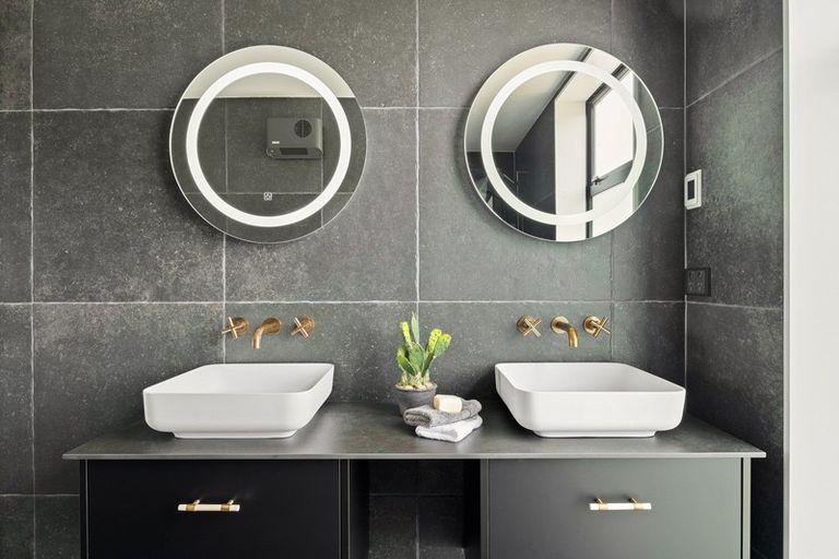 Photo of property in 58 Forest Heights, Wanaka, 9305