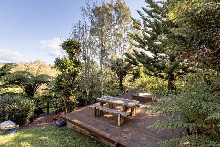 Photo of property in 27 Te Arawa Place, Welcome Bay, Tauranga, 3112