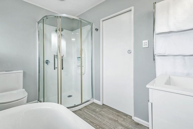 Photo of property in 413 Yaldhurst Road, Russley, Christchurch, 8042