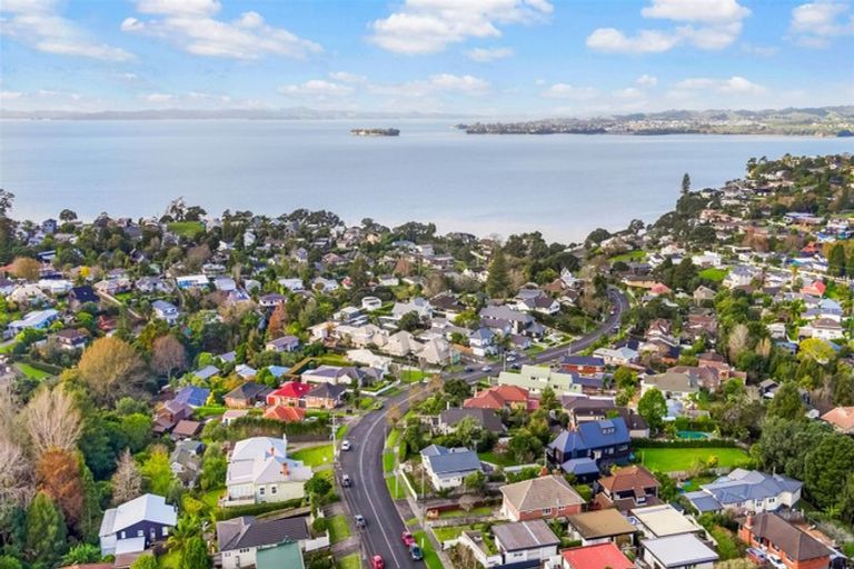Photo of property in 1/53 Uxbridge Road, Mellons Bay, Auckland, 2014