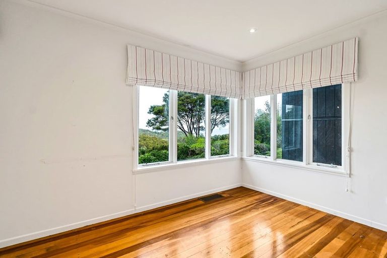 Photo of property in 73 Minnehaha Avenue, Titirangi, Auckland, 0604
