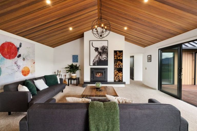 Photo of property in 6a Kinross Lane, Jacks Point, Queenstown, 9371