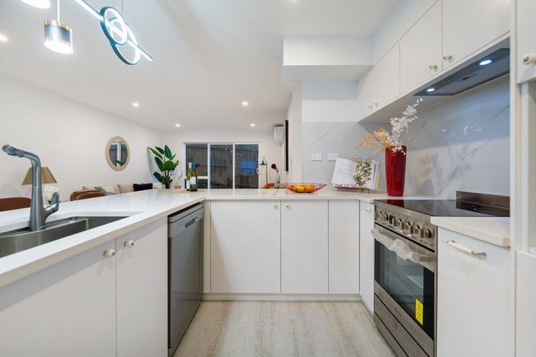 Photo of property in 2 Northgrove Avenue, Hillcrest, Auckland, 0627