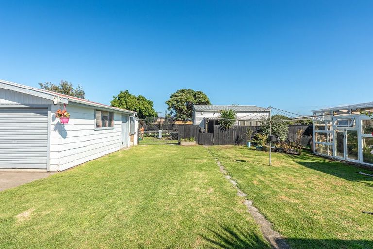 Photo of property in 51 Thatcher Street, Castlecliff, Whanganui, 4501