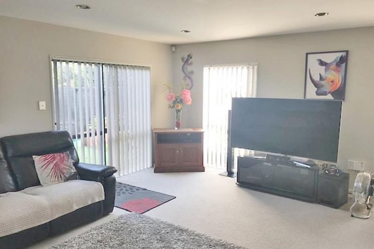 Photo of property in 39 Riverglade Parkway, Te Atatu South, Auckland, 0610