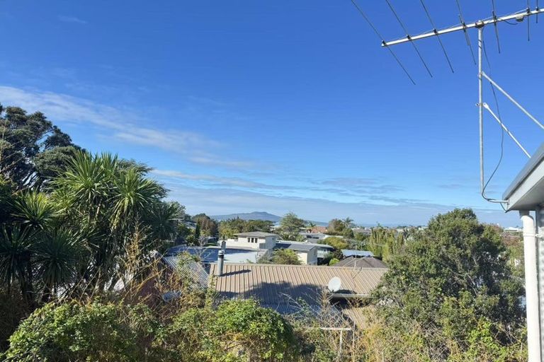 Photo of property in 86 Parr Terrace, Castor Bay, Auckland, 0620