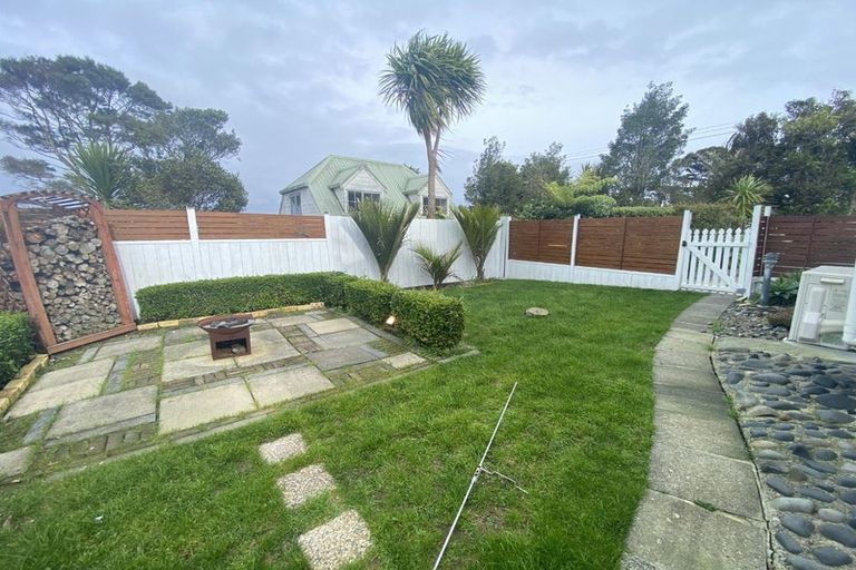 Photo of property in 2/102 Manuka Road, Bayview, Auckland, 0629