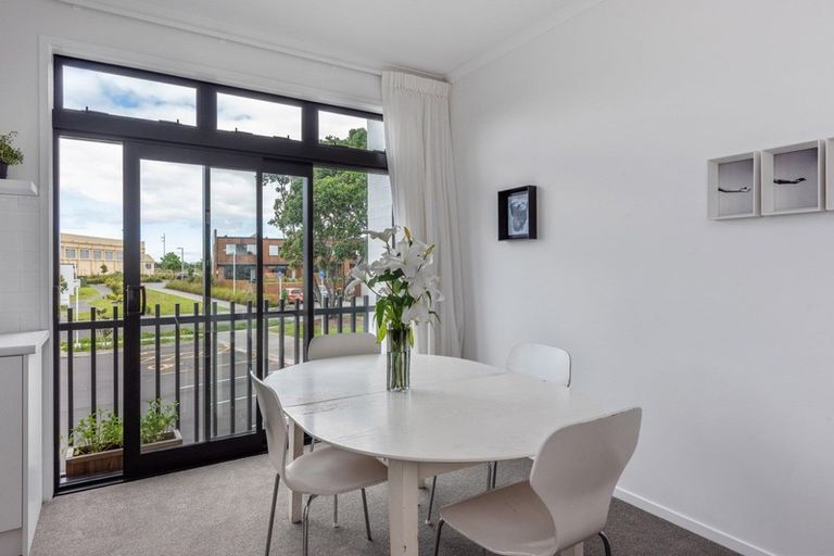 Photo of property in 10 Mayfly Lane, Hobsonville, Auckland, 0616