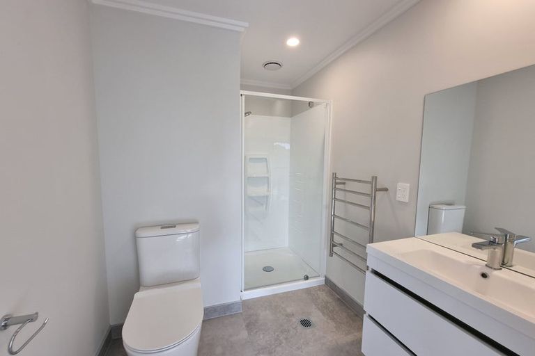 Photo of property in 7u4 Sare Crescent, Fairfield, Hamilton, 3214