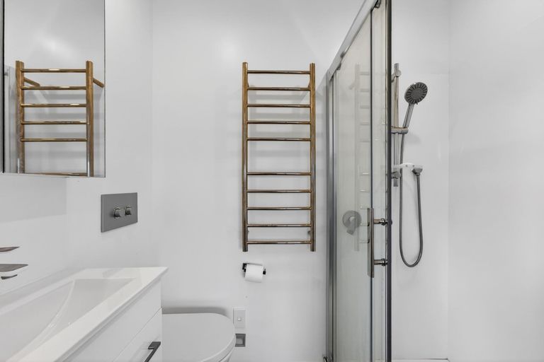 Photo of property in 11 Hillside Crescent, Leigh, 0985