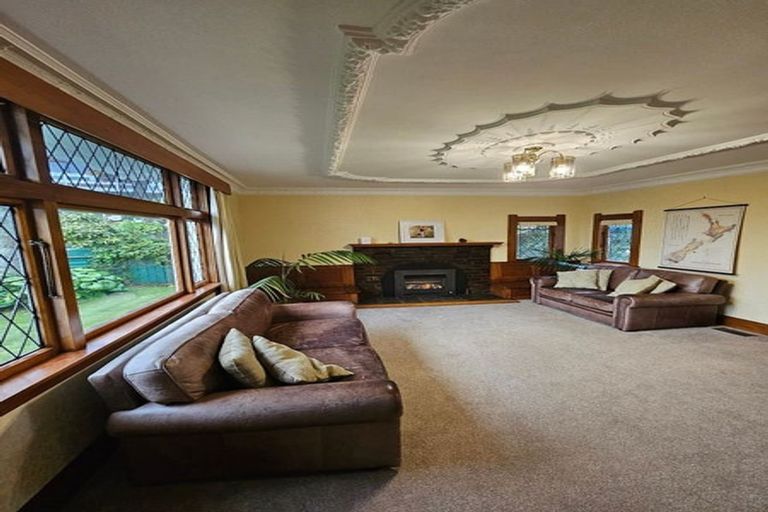 Photo of property in 6 Ridge Lane, New Plymouth, 4310