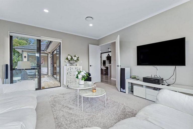 Photo of property in 63 Symes Drive, Red Beach, 0932