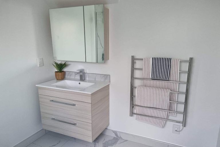 Photo of property in 231u8 Marine Parade, Seatoun, Wellington, 6022