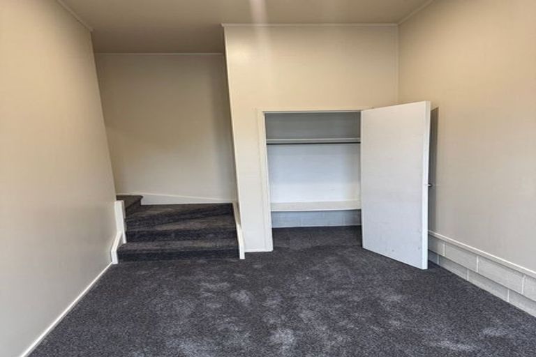 Photo of property in 2/6 Raddock Place, Half Moon Bay, Auckland, 2012