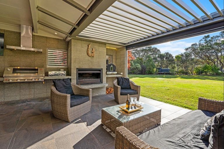Photo of property in 273 Point Wells Road, Point Wells, 0986