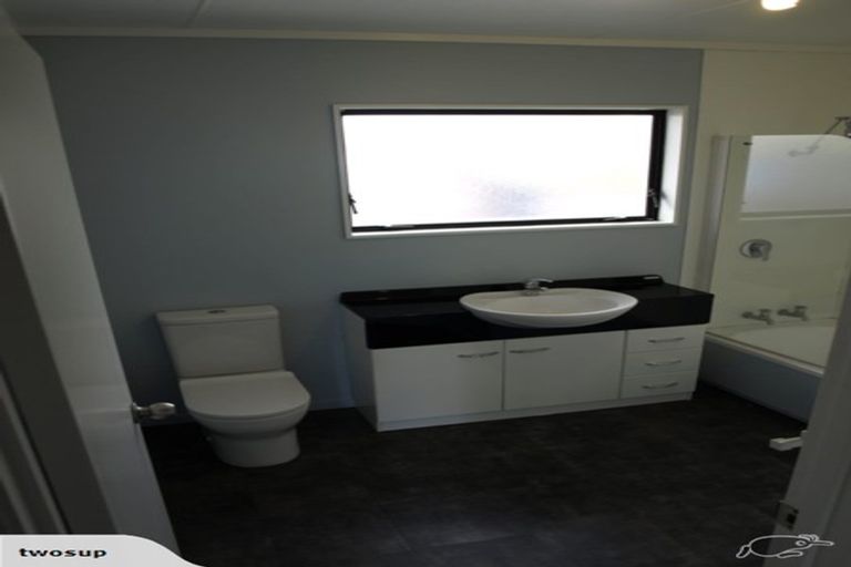 Photo of property in 26a Moeraki Road, Maoribank, Upper Hutt, 5018