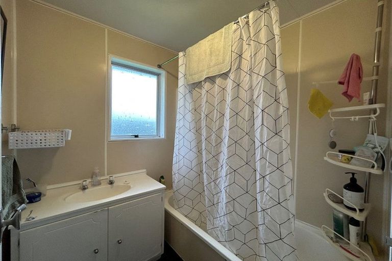 Photo of property in 56 Trigg Crescent, Taradale, Napier, 4112