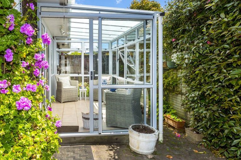 Photo of property in 4f1- Comeskey Grove, Elderslea, Upper Hutt, 5018