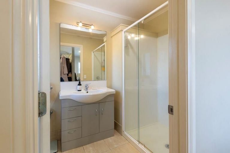 Photo of property in 7 Frenz Drive, Titirangi, Auckland, 0604