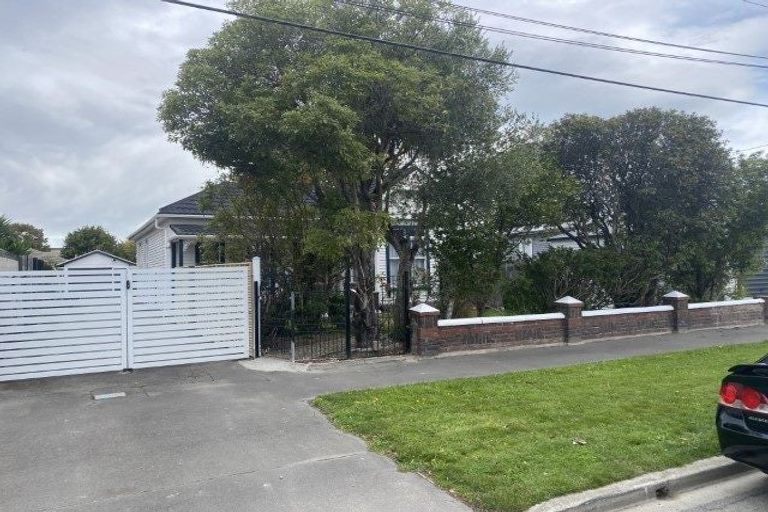 Photo of property in 34 Gresford Street, Edgeware, Christchurch, 8013