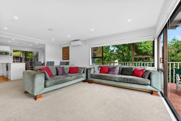 Photo of property in 11 Hillside Crescent, Leigh, 0985