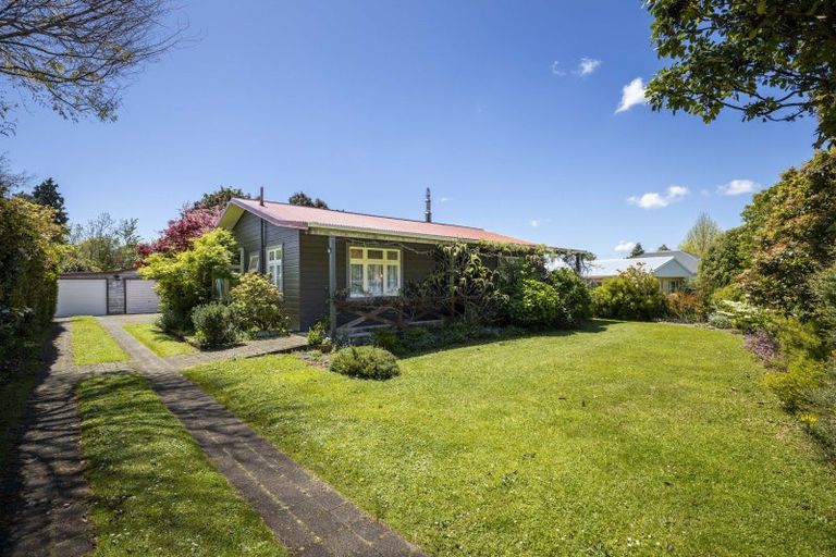 Photo of property in 6 Tawa Street, Inglewood, 4330