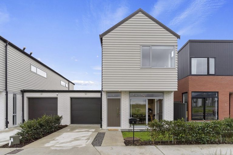 Photo of property in 5 Horomia Road, Karaka, Papakura, 2113