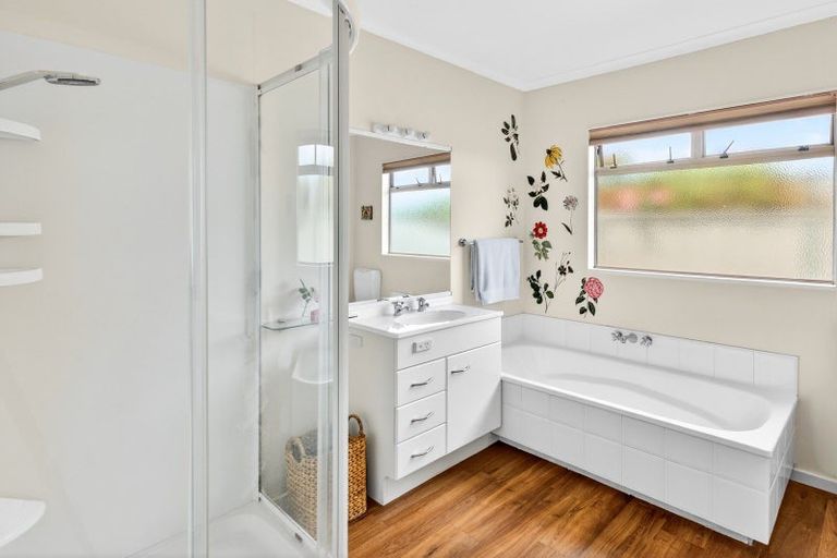 Photo of property in 13 Aintree Place, Taradale, Napier, 4112