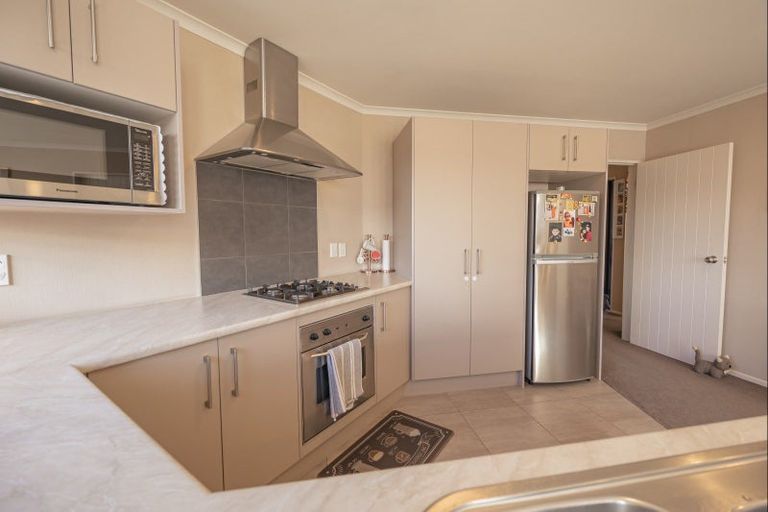Photo of property in 4 Nevada Way, Kelvin Grove, Palmerston North, 4414
