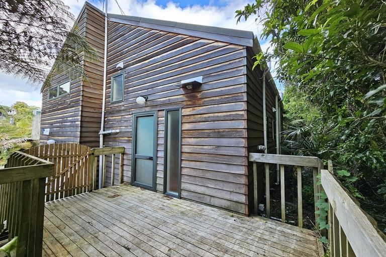 Photo of property in 52 Sunnyhaven Avenue, Beach Haven, Auckland, 0626