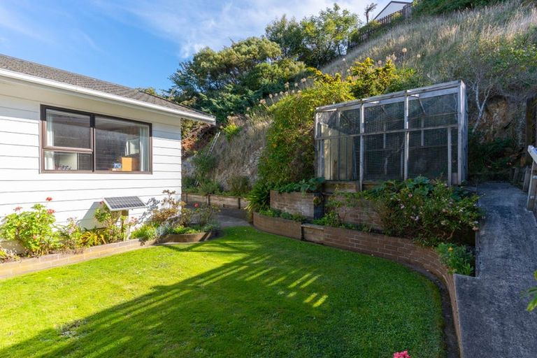 Photo of property in 64 Fyvie Avenue, Tawa, Wellington, 5028
