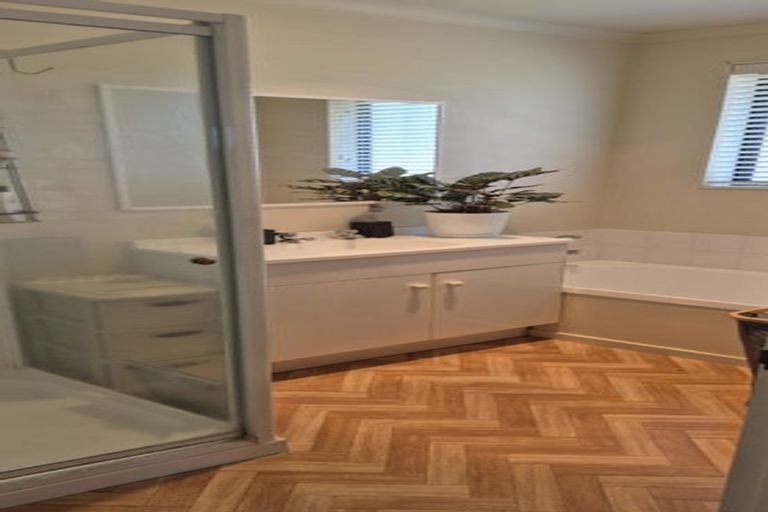 Photo of property in 20a Waitoa Street, Waiuku, 2123