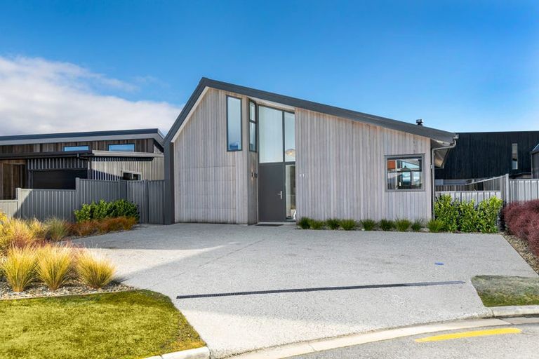 Photo of property in 11 Cleland Close, Wanaka, 9382