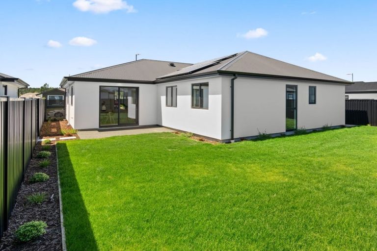 Photo of property in 19 Mcgarry Drive, Kaiapoi, 7630