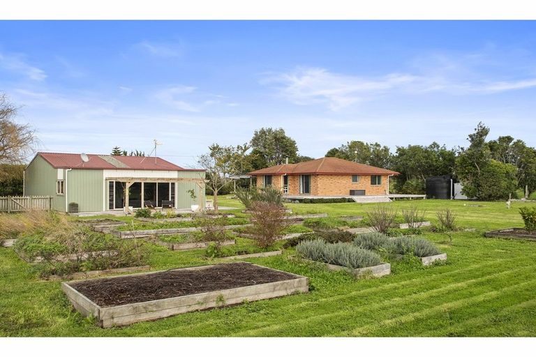 Photo of property in 373 Masters Road, Aka Aka, Waiuku, 2682