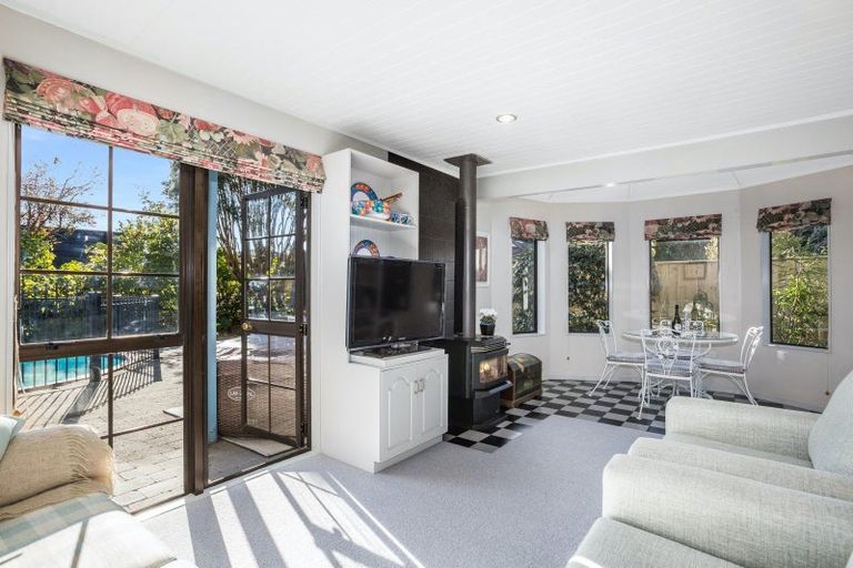 Photo of property in 23 Rawene Street, Waikanae, 5036