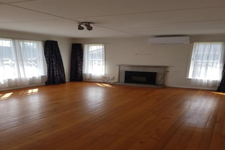 Photo of property in 20 Chippendale Crescent, Birkdale, Auckland, 0626