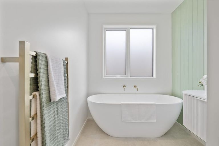 Photo of property in 9/2 Wilton Street, Westown, New Plymouth, 4310