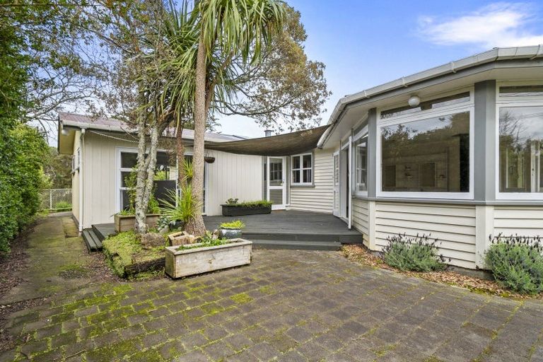 Photo of property in 393 Aokautere Drive, Aokautere, Palmerston North, 4471