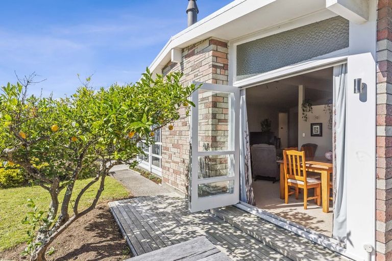 Photo of property in 11 Teoti Street, Paraparaumu Beach, Paraparaumu, 5032