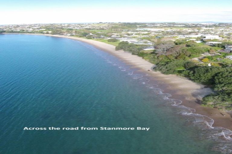 Photo of property in 13 Joydon Place, Stanmore Bay, Whangaparaoa, 0932