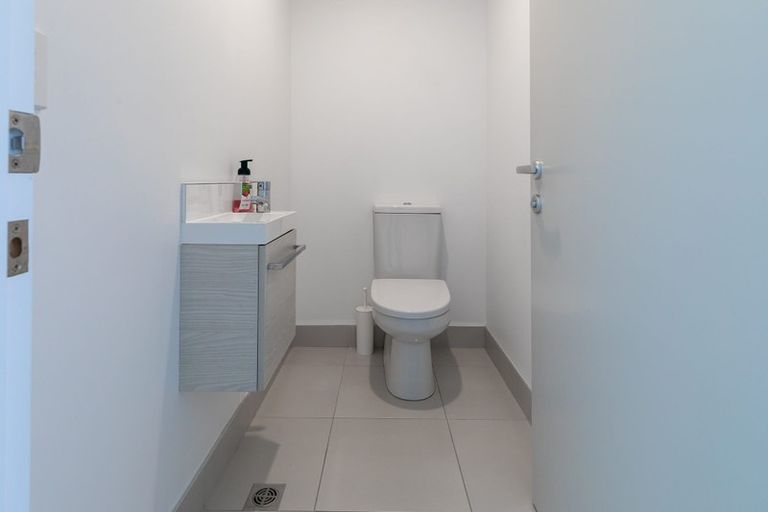 Photo of property in 2b Harakeke Road, Hobsonville, Auckland, 0618