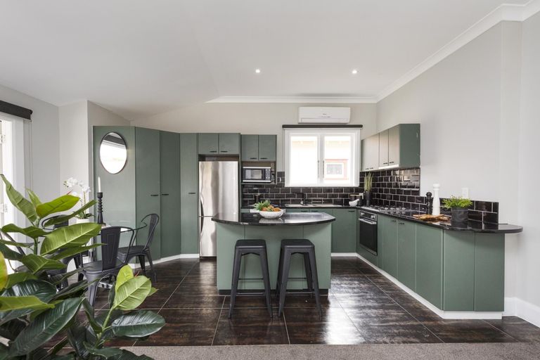 Photo of property in 40 Florence Avenue, Palmerston North, 4414