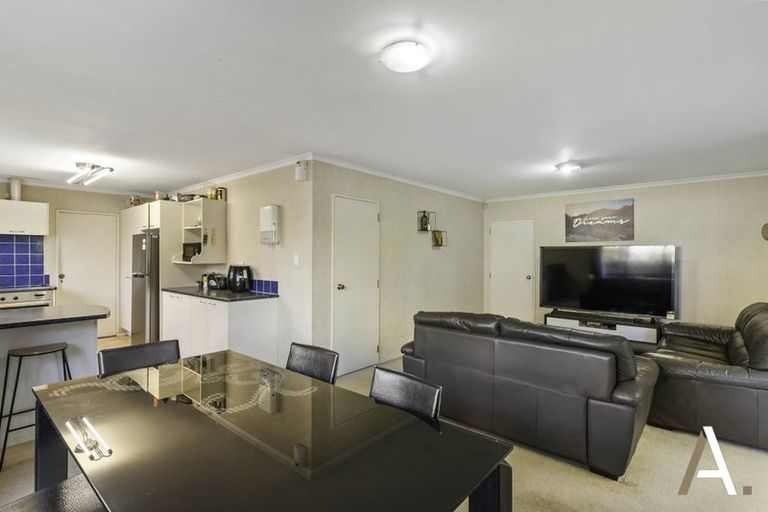 Photo of property in 2 Abilene Place, Manurewa, Auckland, 2105