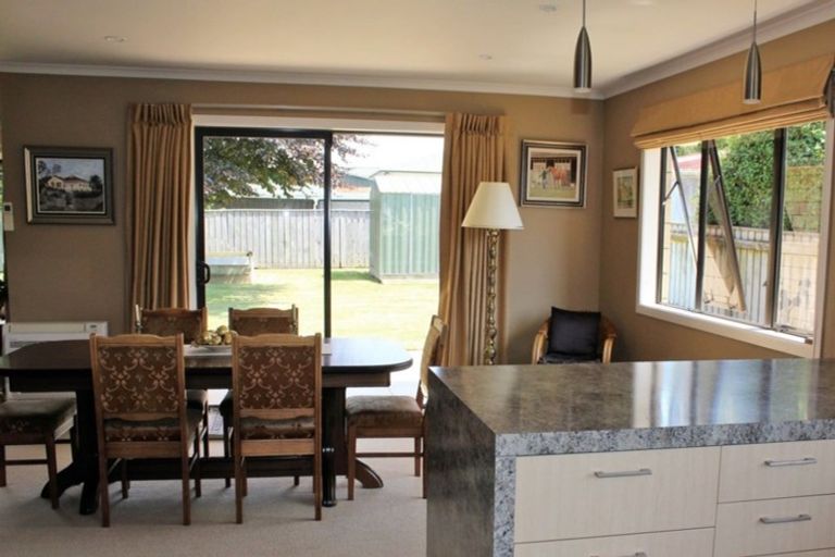 Photo of property in 8a Allan Street, Dannevirke, 4930