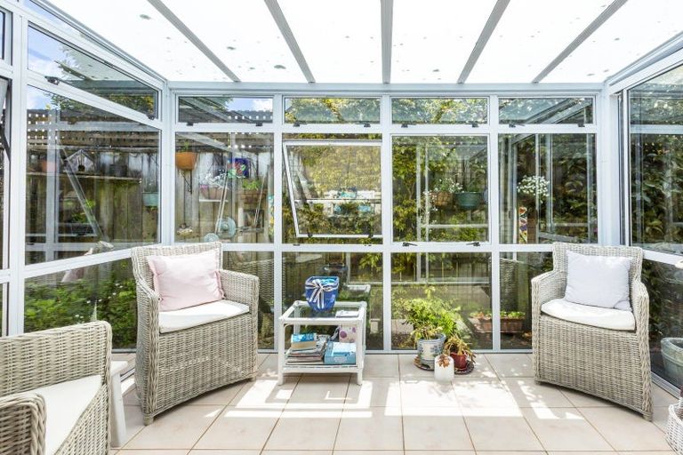 Photo of property in 4f1- Comeskey Grove, Elderslea, Upper Hutt, 5018