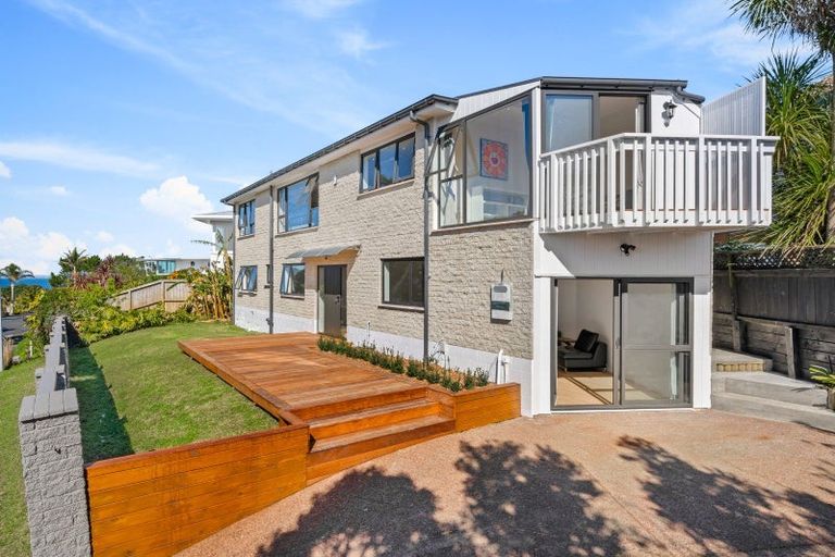 Photo of property in 2/14 Clifton Road, Waiake, Auckland, 0630