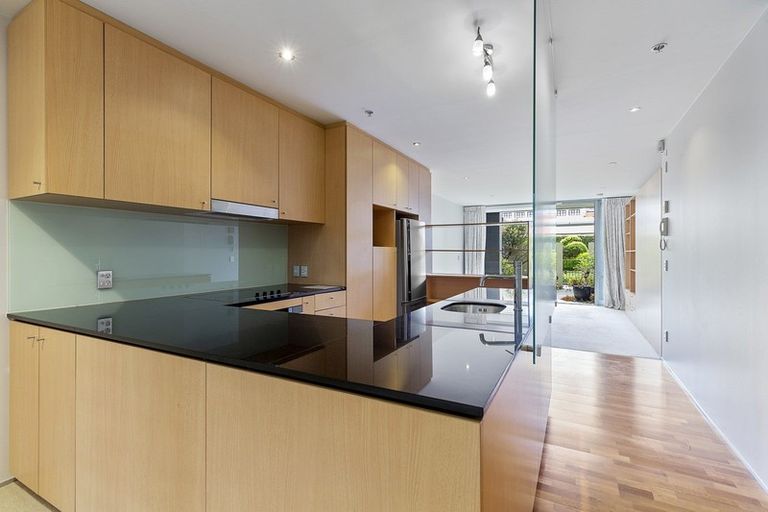 Photo of property in Sanctum Apartment, 10 Ebor Street, Te Aro, Wellington, 6011